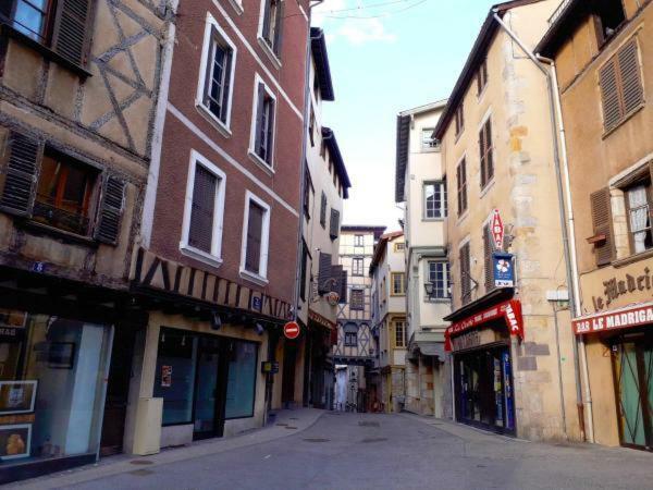 Le Medieval Thiers Ngoại thất bức ảnh